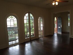 2813 Salado St in Austin, TX - Foto de edificio - Building Photo