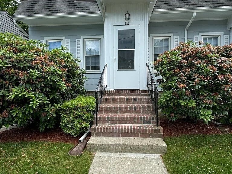 20 Dartmouth St in Maynard, MA - Building Photo