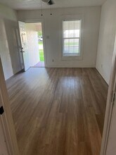 317 E B St in La Porte, TX - Building Photo - Building Photo