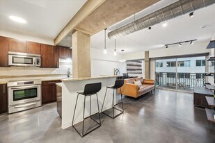 800 Brazos St in Austin, TX - Building Photo