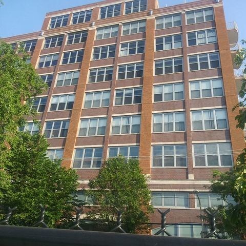 933 W Van Buren St, Unit 718 in Chicago, IL - Building Photo