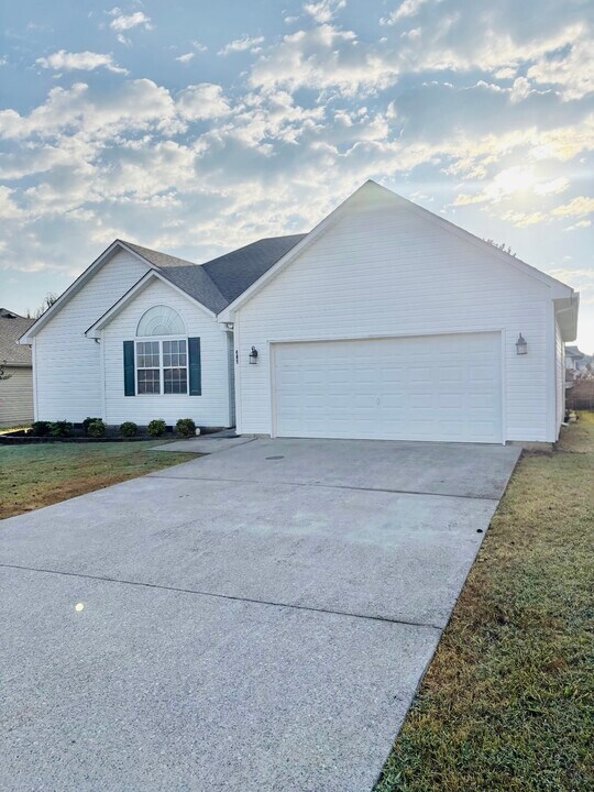 409 Cedar Hollow Dr in Bowling Green, KY - Building Photo