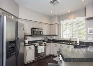 8180 E Shea Blvd in Scottsdale, AZ - Building Photo - Building Photo