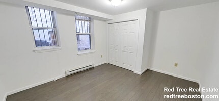 112 Queensberry St, Unit B in Boston, MA - Foto de edificio - Building Photo