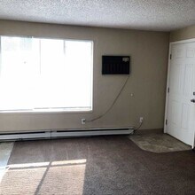 248 W Clark St in Medford, OR - Building Photo - Building Photo