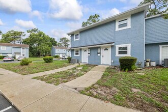 11357 Bedford Oaks Dr in Jacksonville, FL - Building Photo - Building Photo