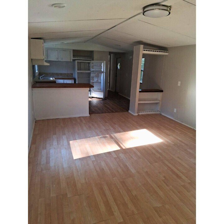 2367 Parrott Dr in Florence, SC - Building Photo