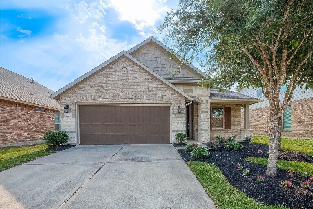 8234 Aleppo Pine Ln in Cypress, TX - Building Photo