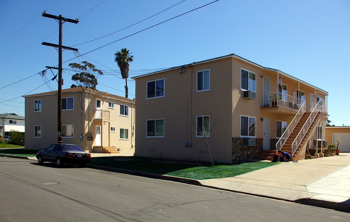 8931-8945 Dailey Rd in La Mesa, CA - Building Photo