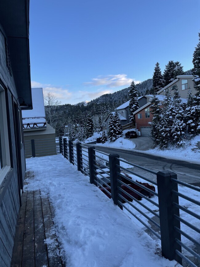 415 Aspen Dr, Unit Unit B in Park City, UT - Building Photo - Building Photo