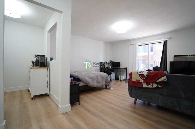 property at 745 E 6th St