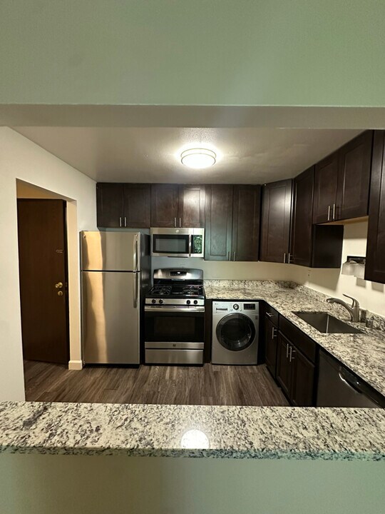 1007 N Marshall St in Milwaukee, WI - Building Photo