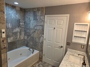 3464 Huron View Ct in Dexter, MI - Building Photo - Building Photo