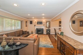 41 Eaton Rd in Syosset, NY - Building Photo - Building Photo