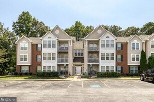 8704 Natures Trail Ct in Odenton, MD - Building Photo