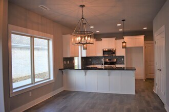 652 N Malbec Rd in Fayetteville, AR - Building Photo - Building Photo