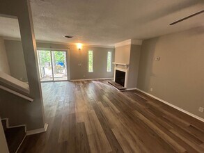 240 Jamil Rd in Columbia, SC - Building Photo - Building Photo