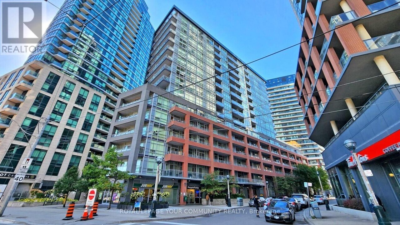 15-1015 Bruyeres Mews in Toronto, ON - Building Photo