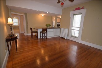 30 Kay St-Unit -4 in Newport, RI - Foto de edificio - Building Photo