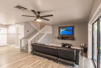 4430 NW 92nd Way in Sunrise, FL - Building Photo - Building Photo