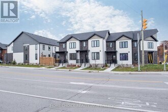 27 Stonehart Ln in Barrie, ON - Building Photo - Building Photo