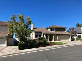 27915 Lucero in Mission Viejo, CA - Building Photo