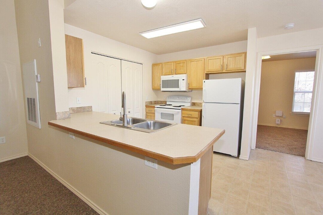 11840 Cloverbrook Ln in Boise, ID - Building Photo
