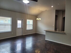 1127 Stanley Wy in Seguin, TX - Building Photo - Building Photo