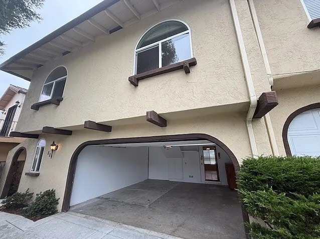 property at 112 Vineyard Ct