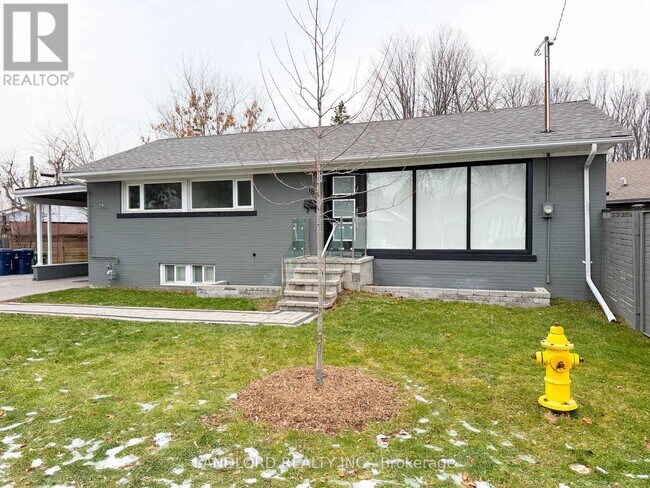 18 Deerfield Rd in Toronto, ON - Building Photo - Building Photo