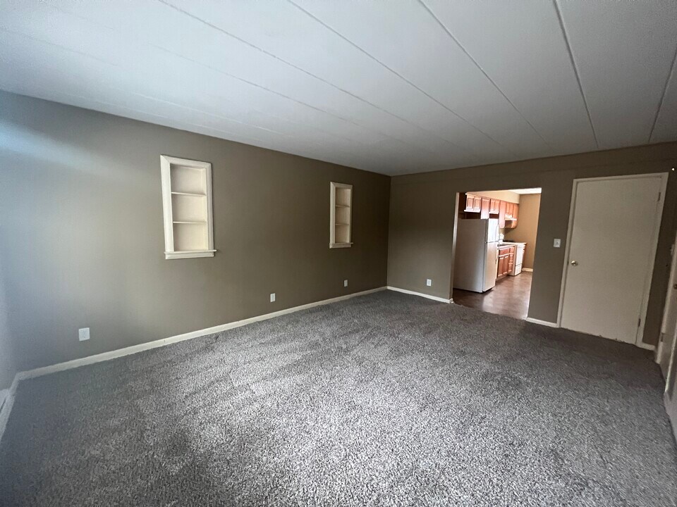 713 W Church St in Champaign, IL - Building Photo