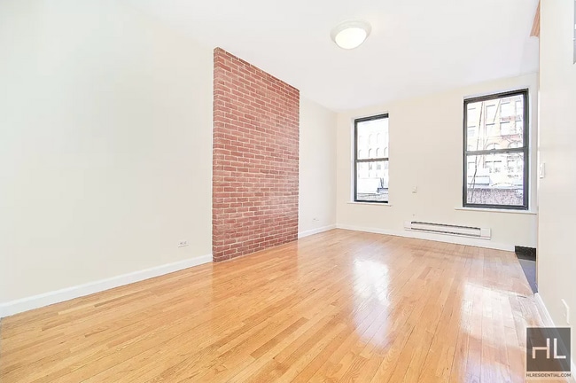 MOTT STREET, Unit 5R in New York, NY - Building Photo - Building Photo