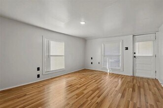 1310 N Rusk St in Weatherford, TX - Building Photo - Building Photo