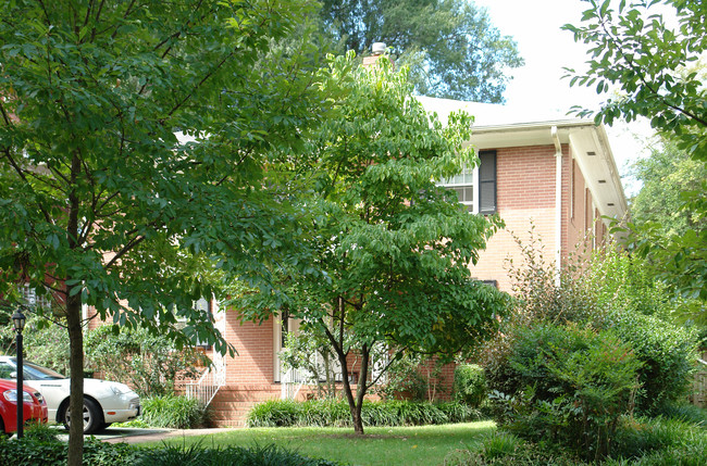 209 Watts St in Durham, NC - Foto de edificio - Building Photo