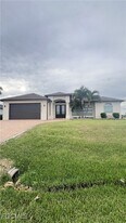 2506 SW 15th Pl in Cape Coral, FL - Building Photo
