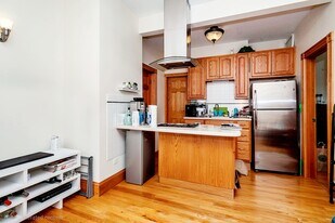 102 Myrtle St in Boston, MA - Building Photo