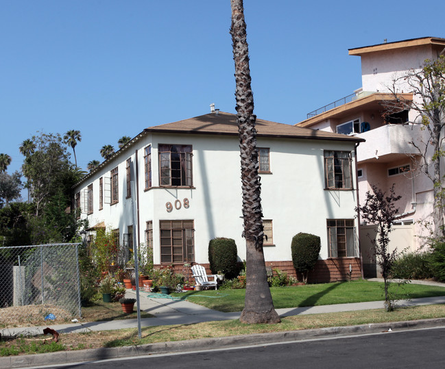 908 5th St in Santa Monica, CA - Foto de edificio - Building Photo