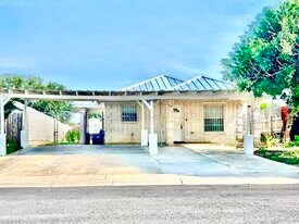 3411 Morelos Dr in Laredo, TX - Building Photo