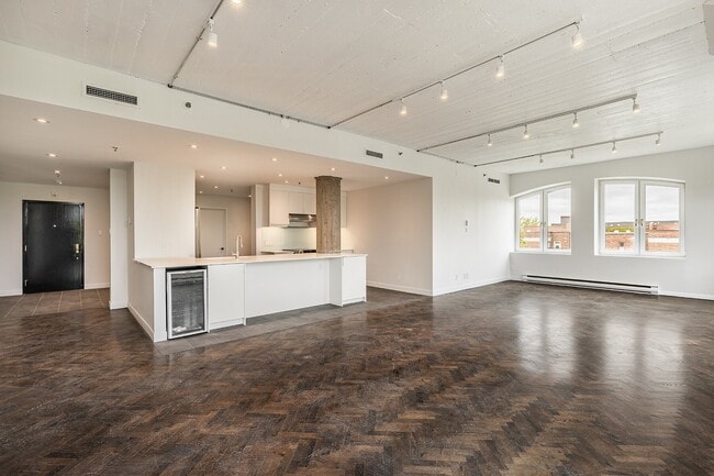 property at 1175 Av. Bernard