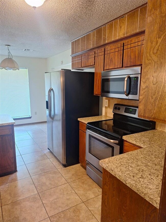 7222 NW Cherry Cir in Lawton, OK - Building Photo - Building Photo