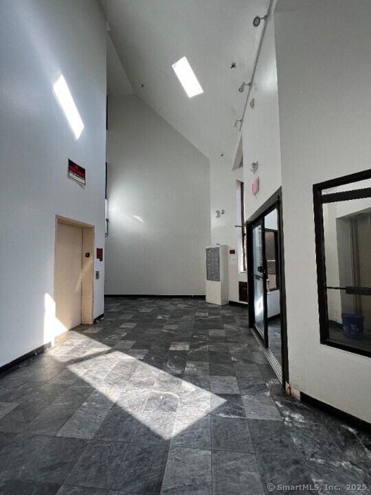 183 Livingston Pl in Bridgeport, CT - Building Photo