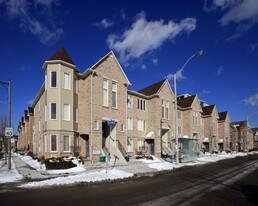 140-148 Vanderhoof Av in Toronto, ON - Building Photo