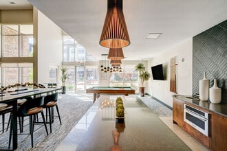 Heights at Interlocken in Broomfield, CO - Foto de edificio - Building Photo