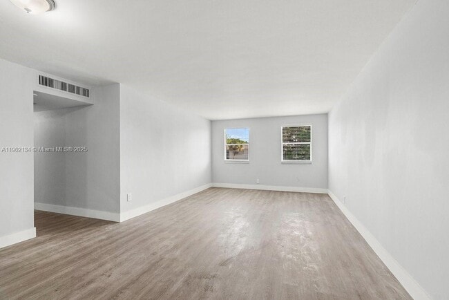 1530 Crescent Cir in West Palm Beach, FL - Building Photo - Building Photo