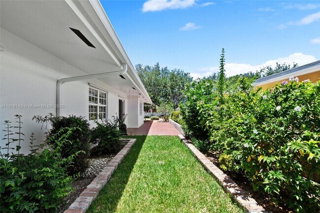 2070 NE 54th Ct in Fort Lauderdale, FL - Building Photo - Building Photo