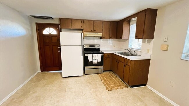 5123 17th St in Zephyrhills, FL - Building Photo - Building Photo