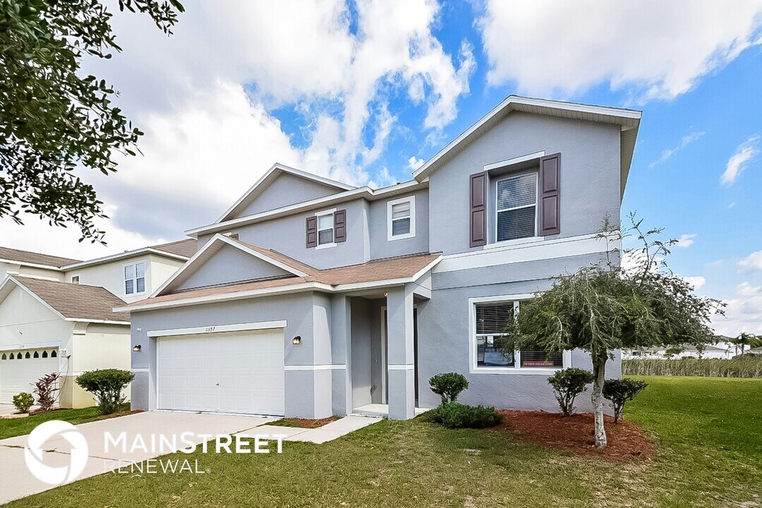 11157 Golden Silence Dr in Riverview, FL - Building Photo