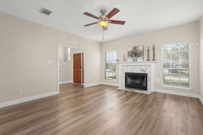 3803 Redbud Dr in La Porte, TX - Building Photo - Building Photo