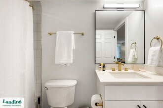 1221 S Eads St, Unit 02-0516 in Arlington, VA - Building Photo - Building Photo