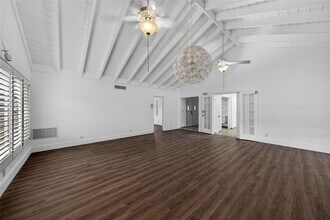 6852 Skyline Dr in Delray Beach, FL - Building Photo - Building Photo